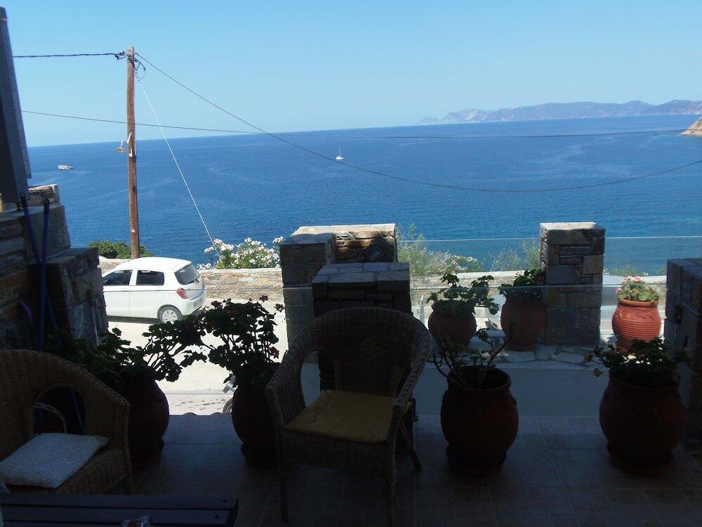 Фото Studios Milos Skopelos