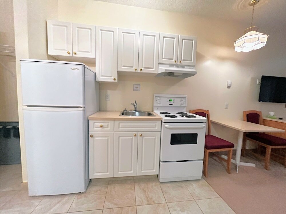 Фото Western Budget Motel Whitecourt 3