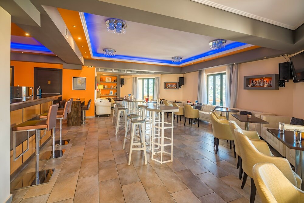 Фото Ai Yannis Suites and Apartments Hotel