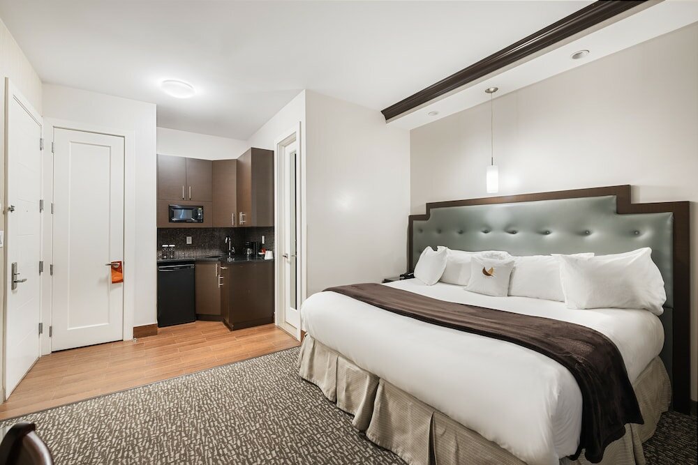 Фото Aura Hotel Brooklyn