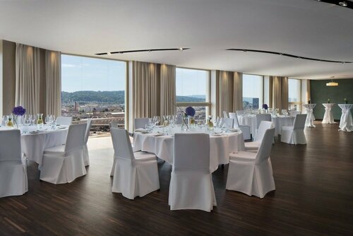 Гостиница Renaissance Zurich Tower Hotel в Цюрихе