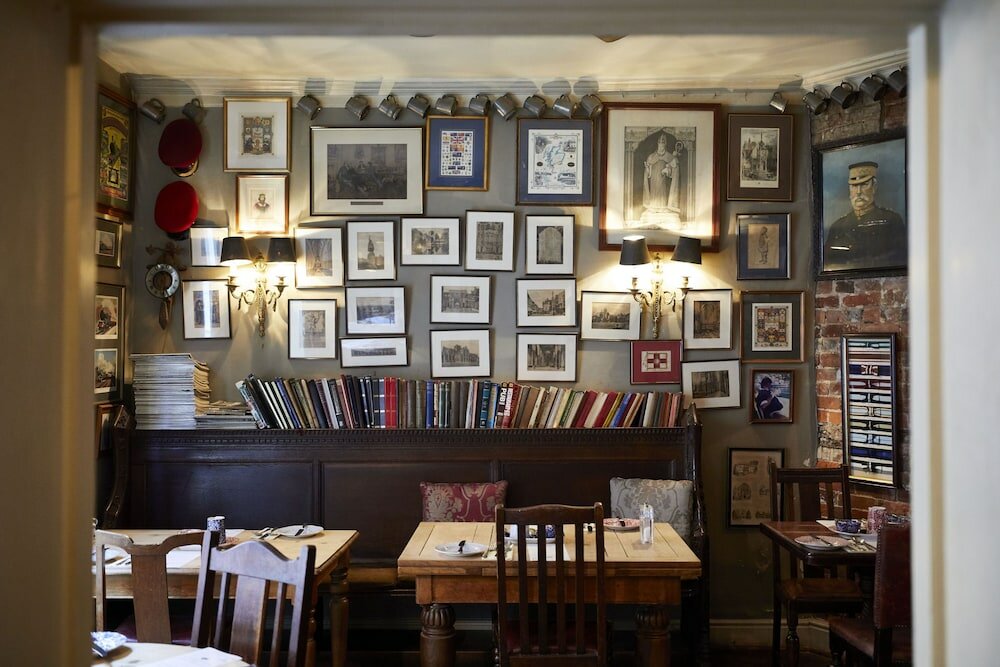 Фото Wykeham Arms