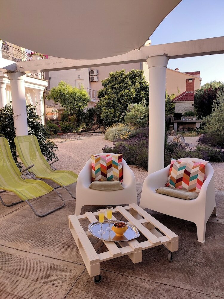 Фото Villa Mandolina Apartments