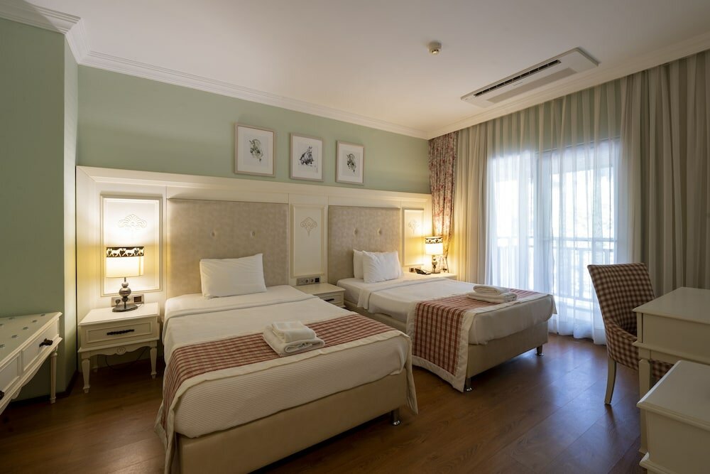 Фото Padok Premium Hotel & Stables