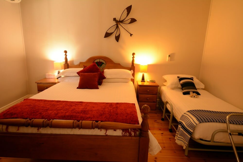 Фото Emaroo Cottages Broken Hill