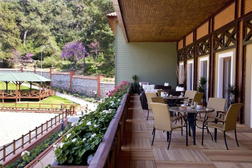 Фото Padok Premium Hotel & Stables