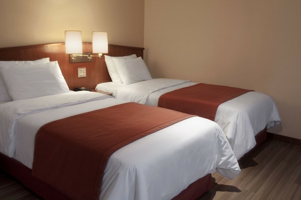 Фото Hotel Moncloa