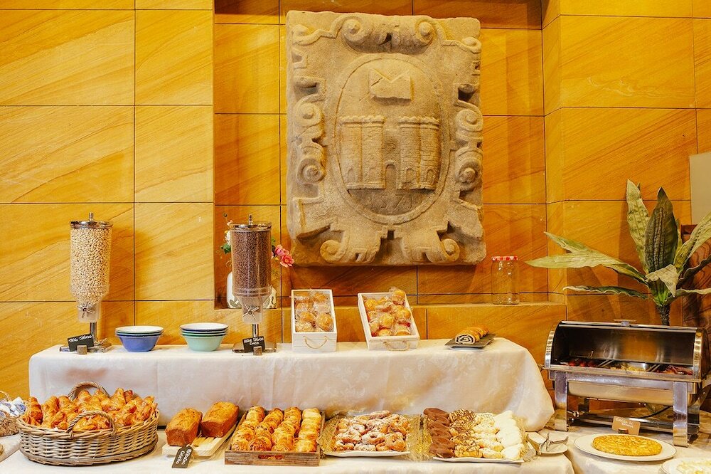 Фото Hotel Sancho Abarca