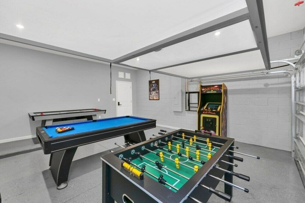 Фото 87631 Games Room+2-masters+hottub+water View!