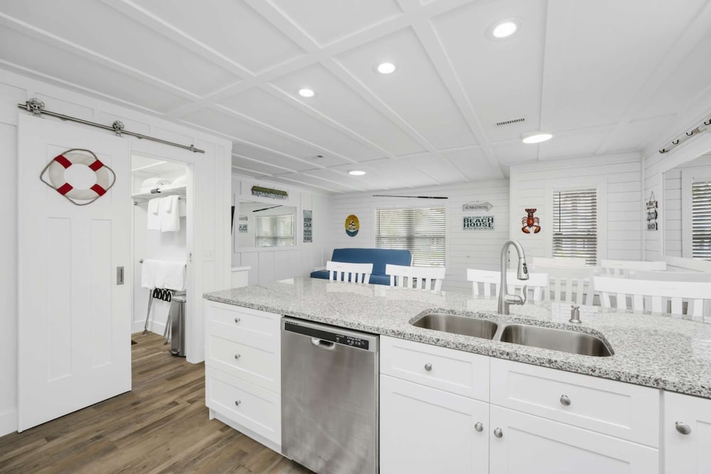 Фото Sunset Escapes B