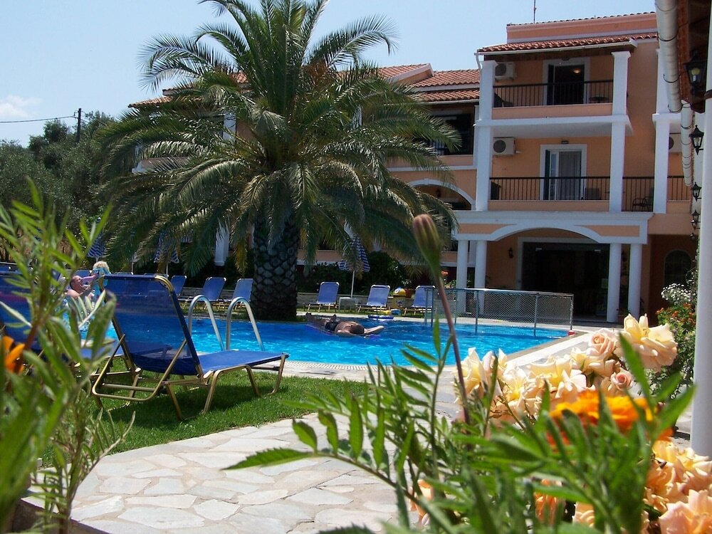 Фото Perros Hotel