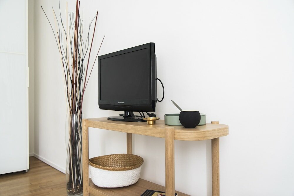 Фото Sweet Flat near Metro Stop