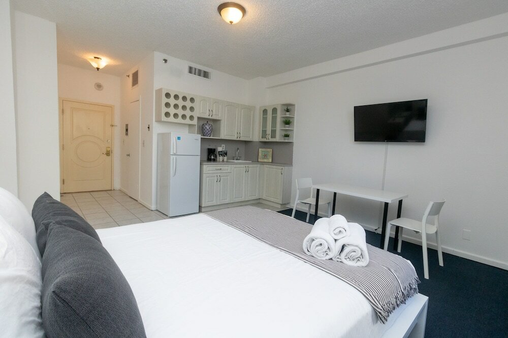 Фото 306 Studio Hollywood Beach