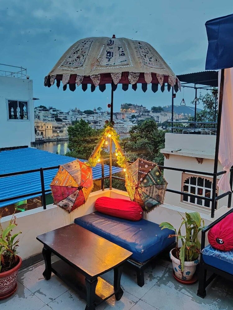 Фото Hotel Dhola Ghat Haweli