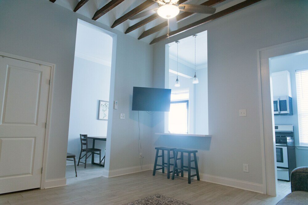 Фото Charming Homes Close to French Quarter