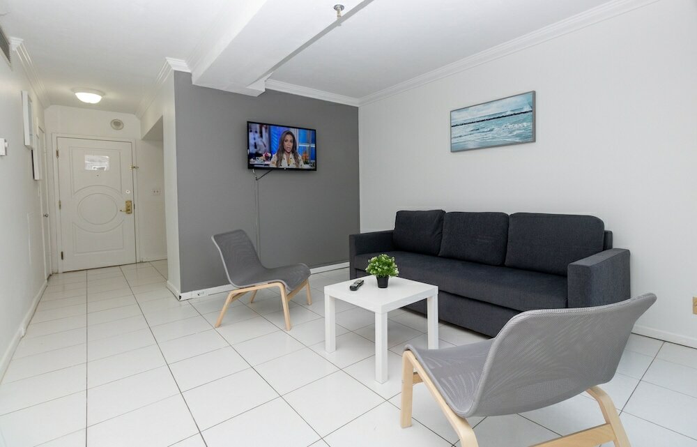 Фото 341 Apt Hollywood Beach