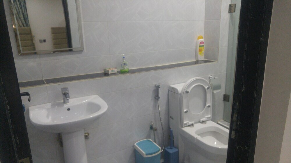 Фото Marshall Hotel Apartments