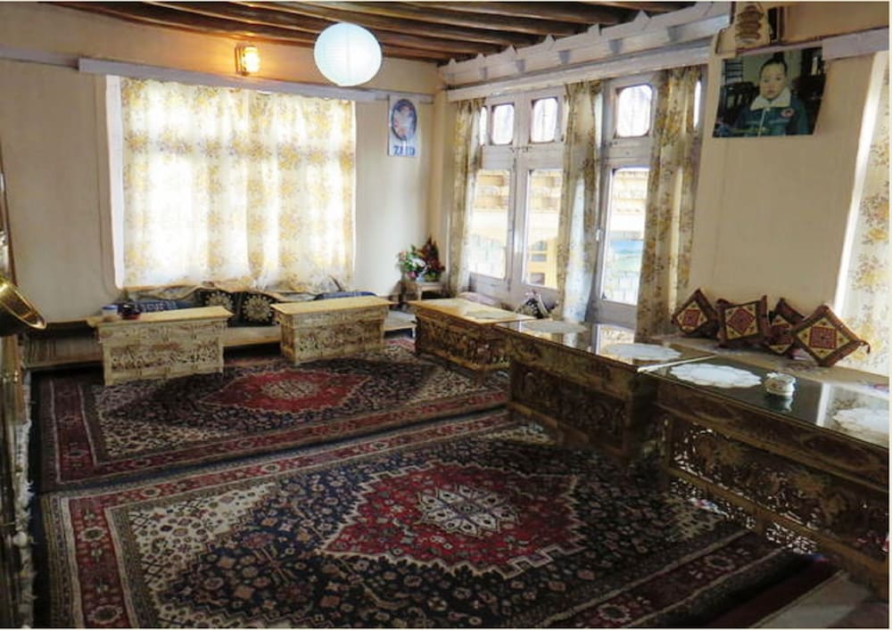 Фото Tih Hotel Nezer Holiday Inn