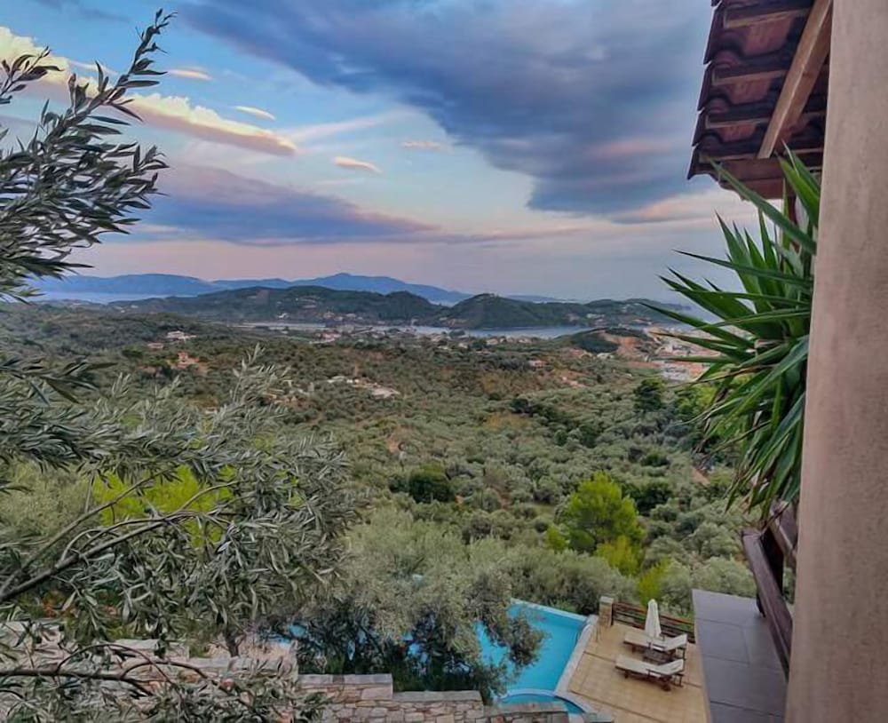 Фото Skiathos Garden Cottages