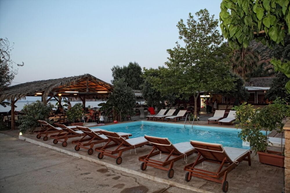 Фото Niriides Beach Hotel