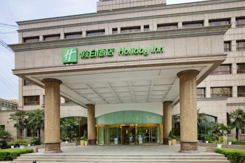 Внешний вид отеля Holiday Inn Express Zhengzhou, an Ihg Hotel в Чжэнчжоу, фото 2
