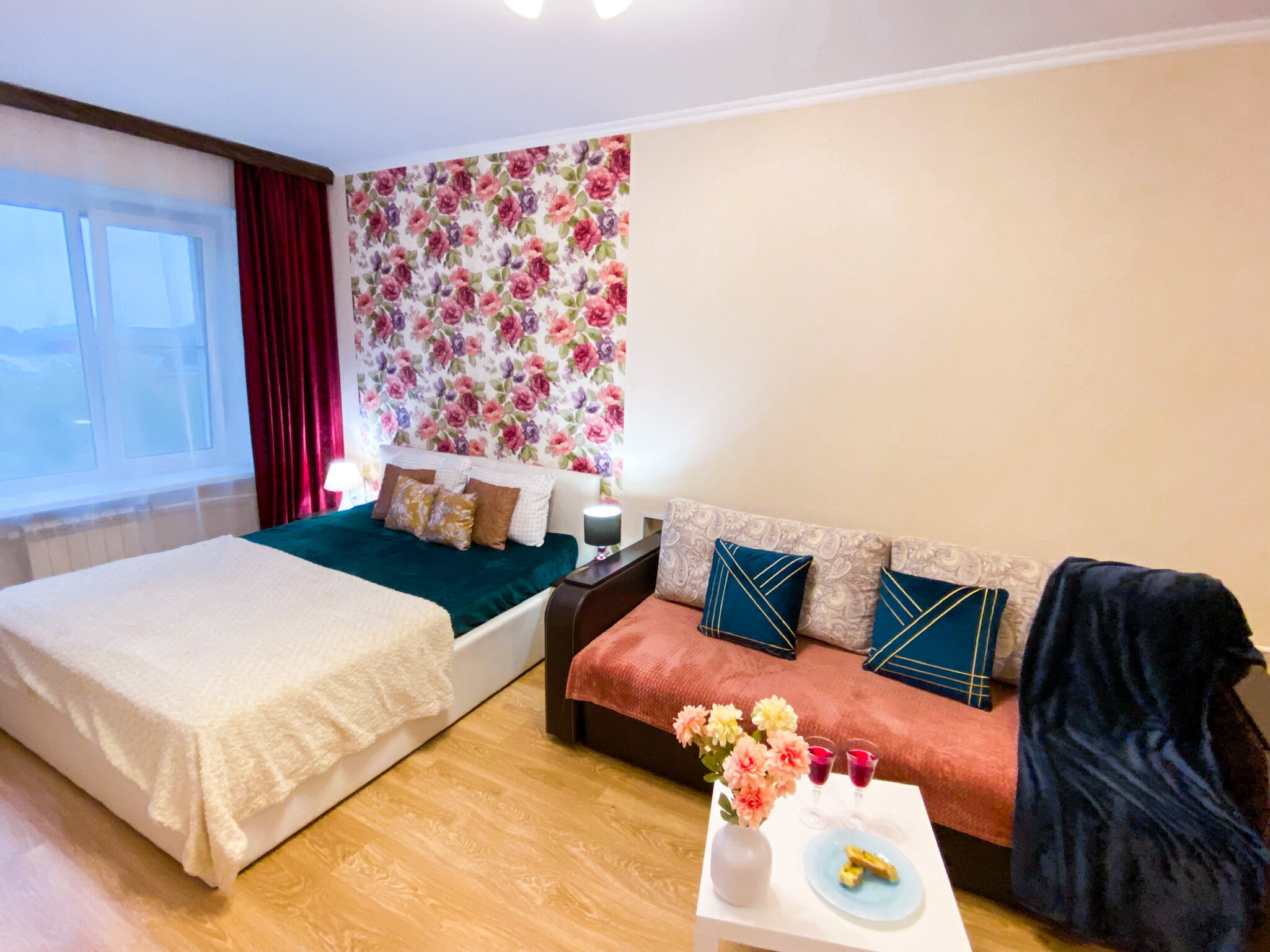 Фото Апартаменты Акварель на Горького 102