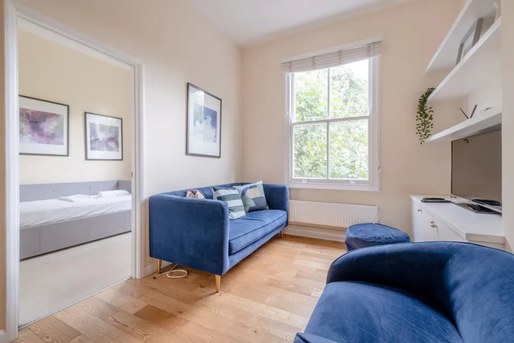 Фото Lovely 2 Bedroom Apartment With Great Transport Links