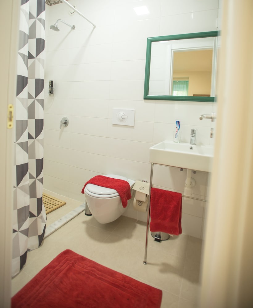 Фото Artistic Tirana