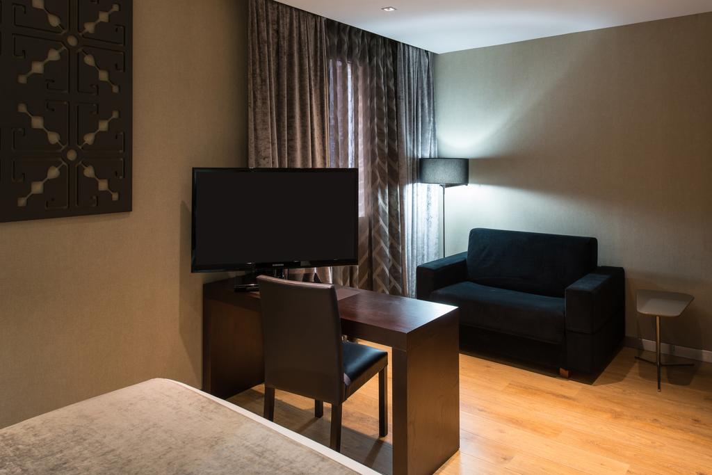 Фото Catalonia Avinyó