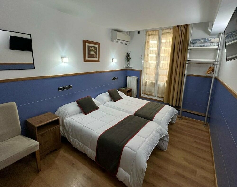 Hotel Pensión Irune by Vivere Stays, San Sebastian, photo