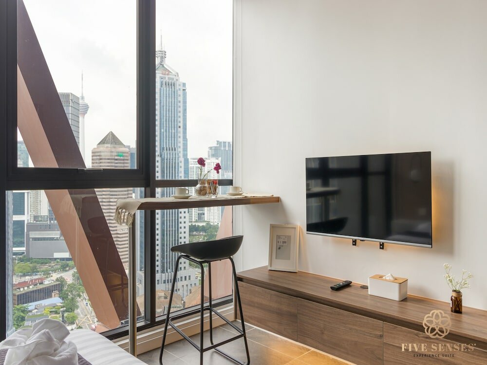 Фото Scarletz Suites by Five senses