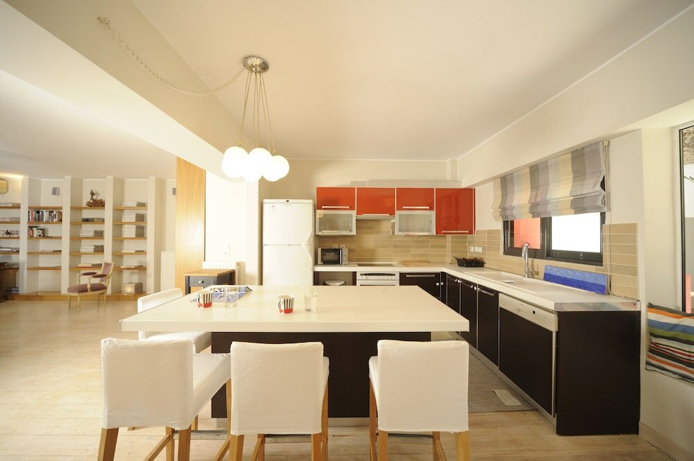Фото Α Koukaki, Modern Newly Refurbished Apartment