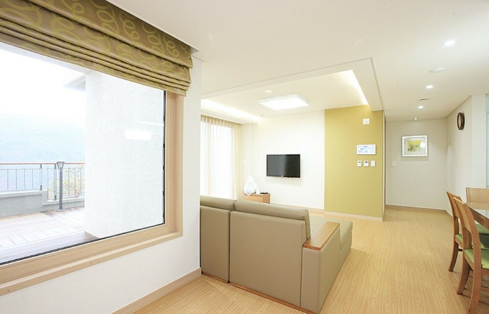 Фото High1 Condominium