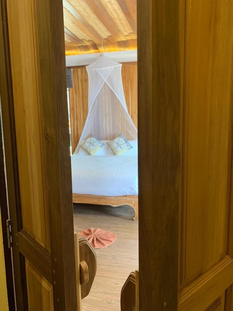 Фото Thiw Son Beach Resort