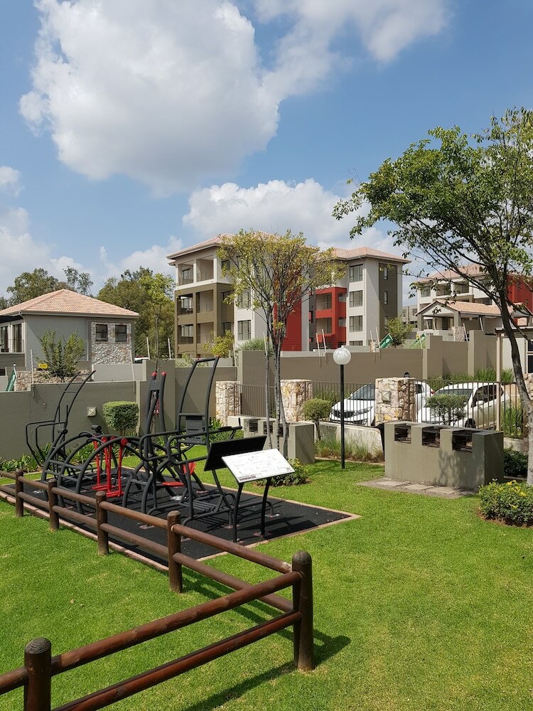 Фото Nova Luxury Suites Saratoga 112