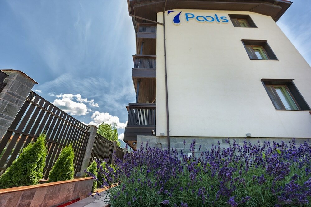 Фото 7 Pools SPA & Apartments