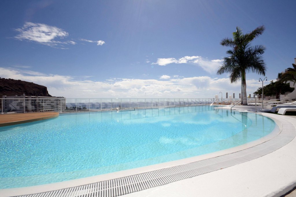 Фото Marina Bayview - Adults Only