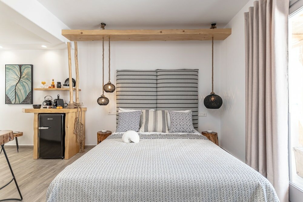 Фото Naxos Contelibro