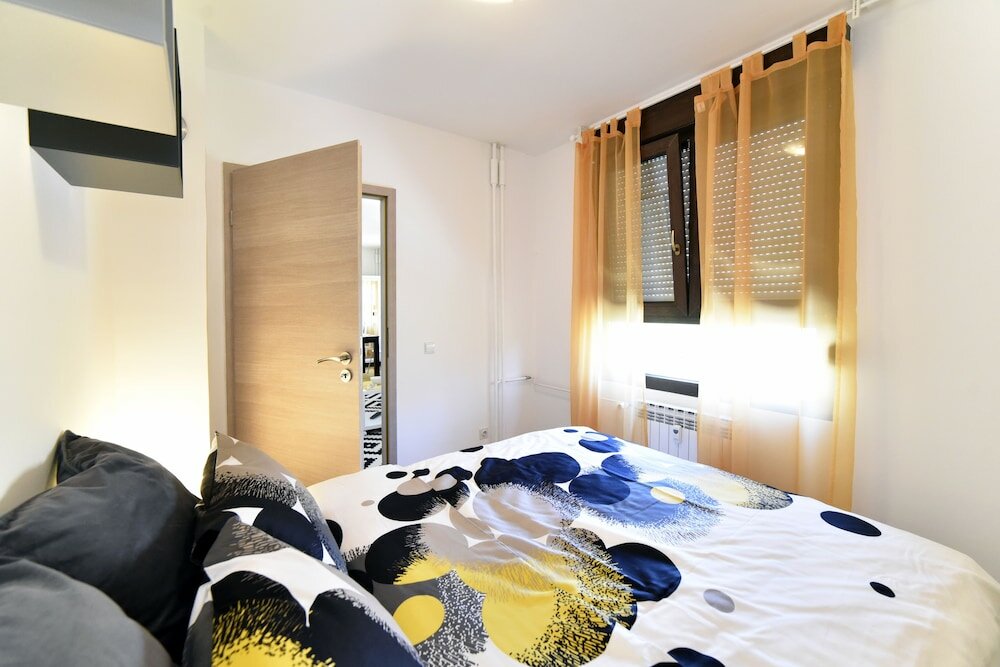 Фото Apartment Place4U