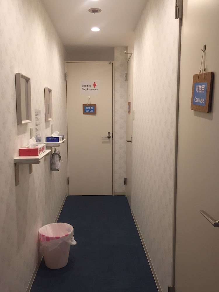 Фото T&k Hostel Kobe Sannomiya East