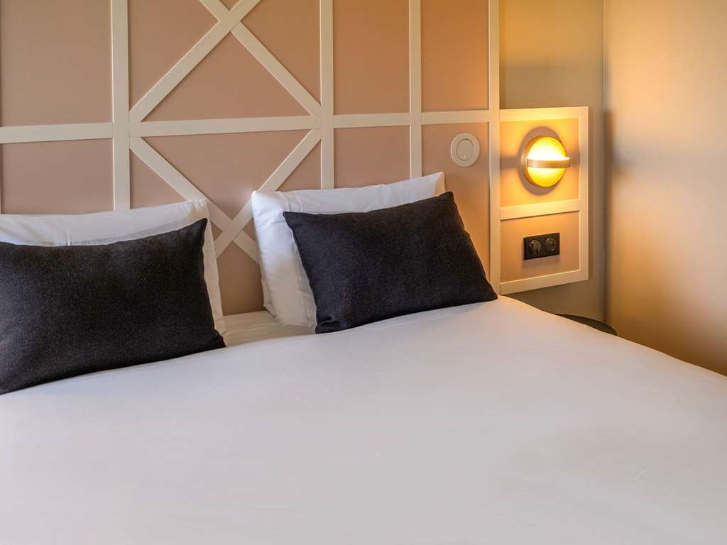 Фото Hôtel Mercure Rouen Centre Champ de Mars