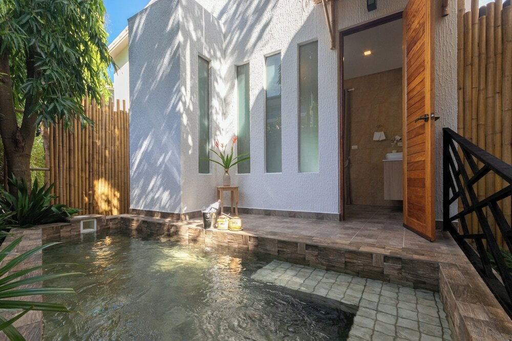 Фото Vannee Golden Sands Beachfront Resort