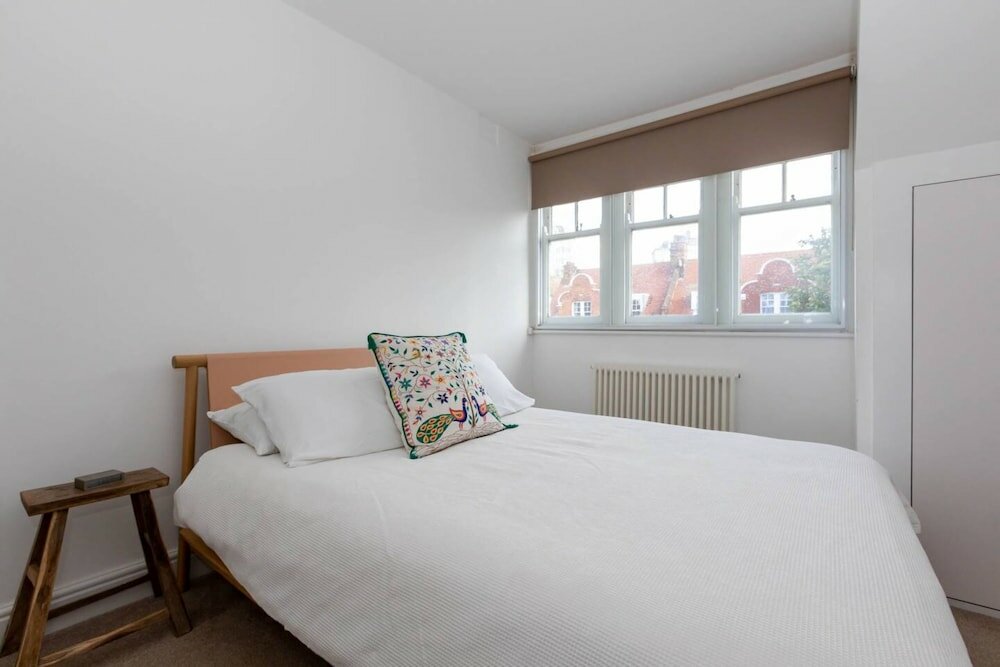 Фото Bright 1 Bedroom Flat Near the Tube