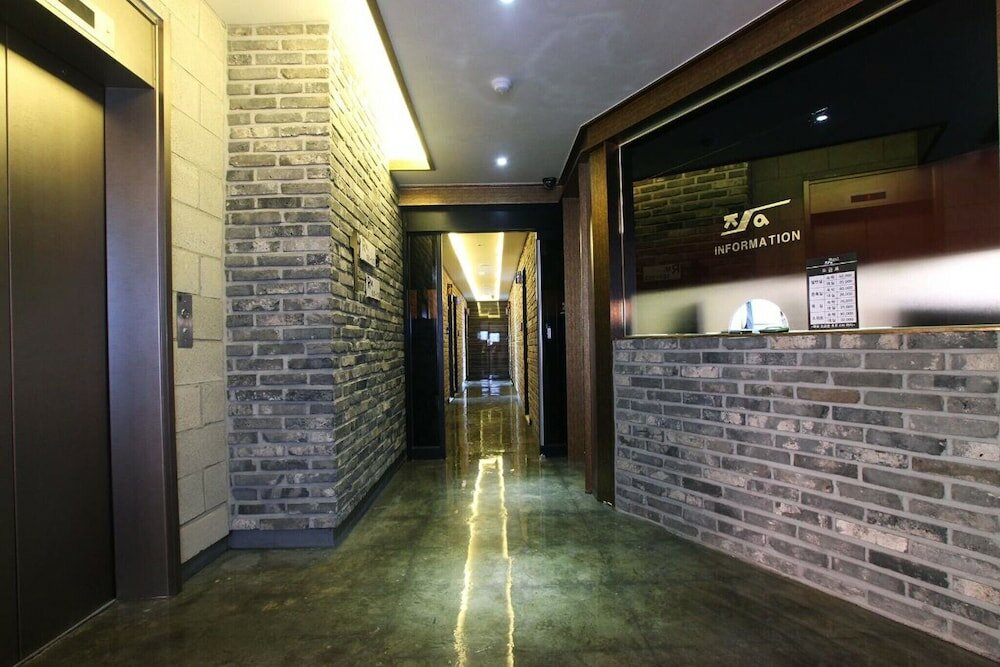 Фото Yeosu Hakdong Ja Self Check-in Motel
