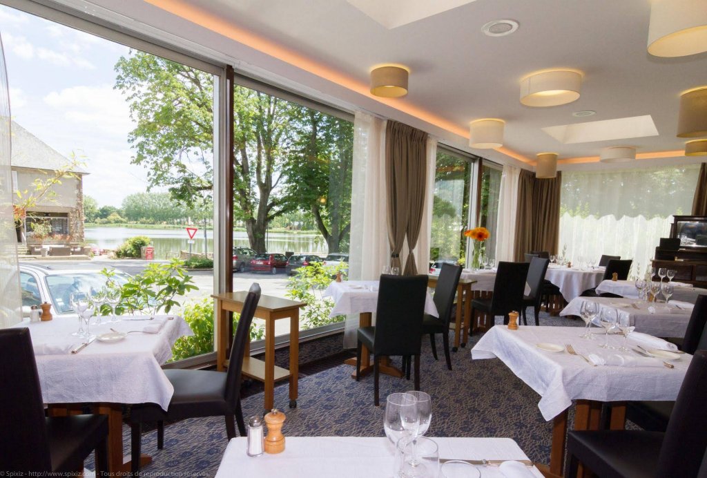 Фото Hotel du Chateau