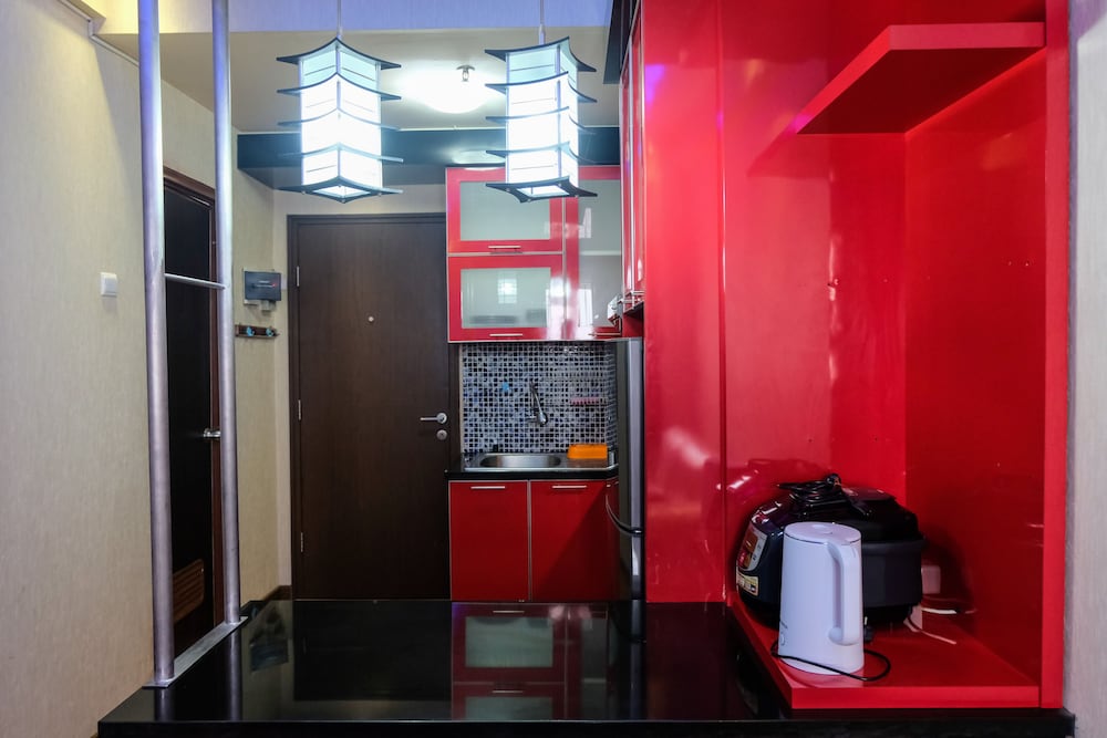 Фото Best Deal 2Br At Suites @Metro Apartment