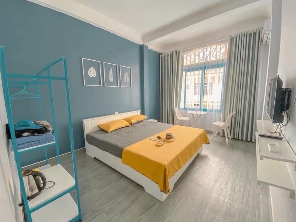 Фото La Casa Homestay Ha Long