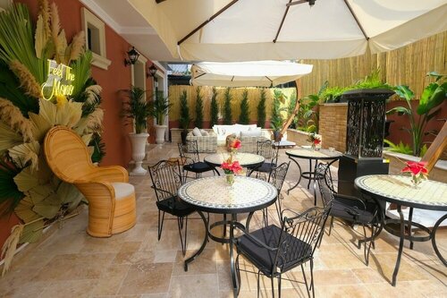 Гостиница Mono Life Hotel Bayrakli в Байраклы