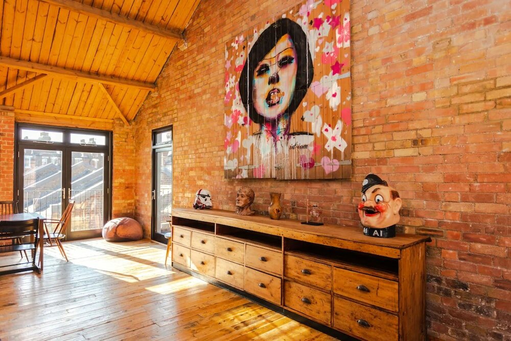 Фото Spectacularly Unique 4 Bedroom House in Bethnal Green