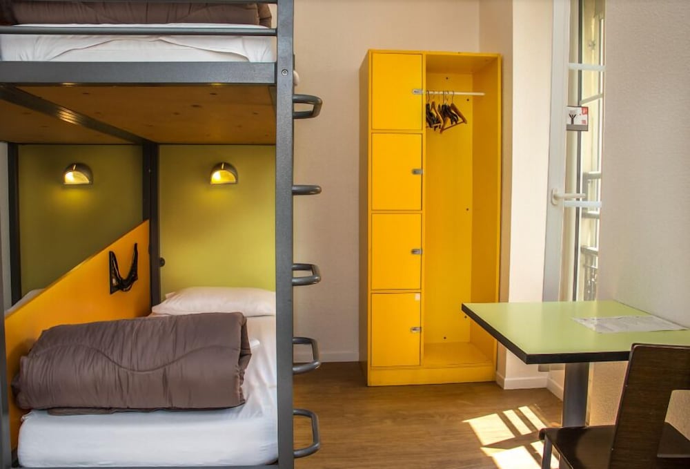 Фото Auberge de Jeunesse Hi Nice - Les Camélias